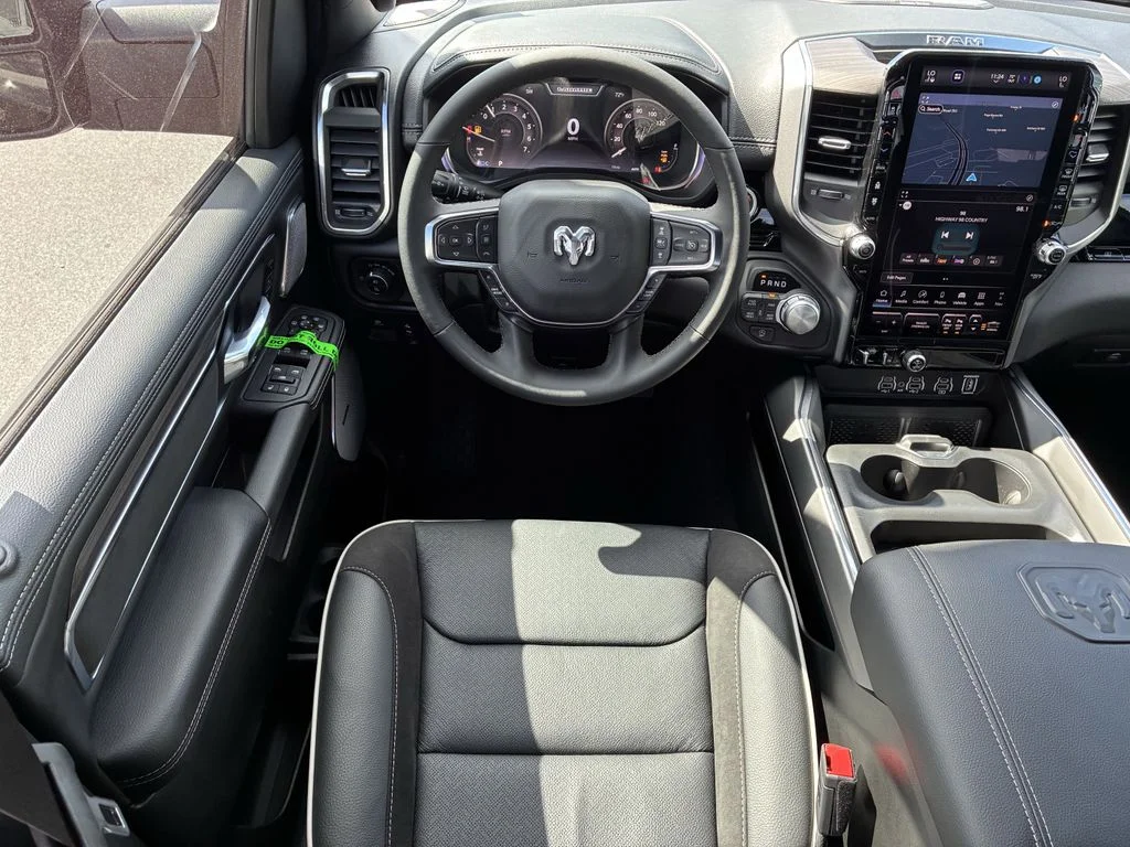 New 2026 Diamond Black Crystal Pearl-Coat Exterior Paint RAM Laramie image 14