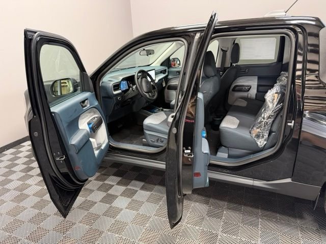New 2026 Shadow Black Ford XLT image 13