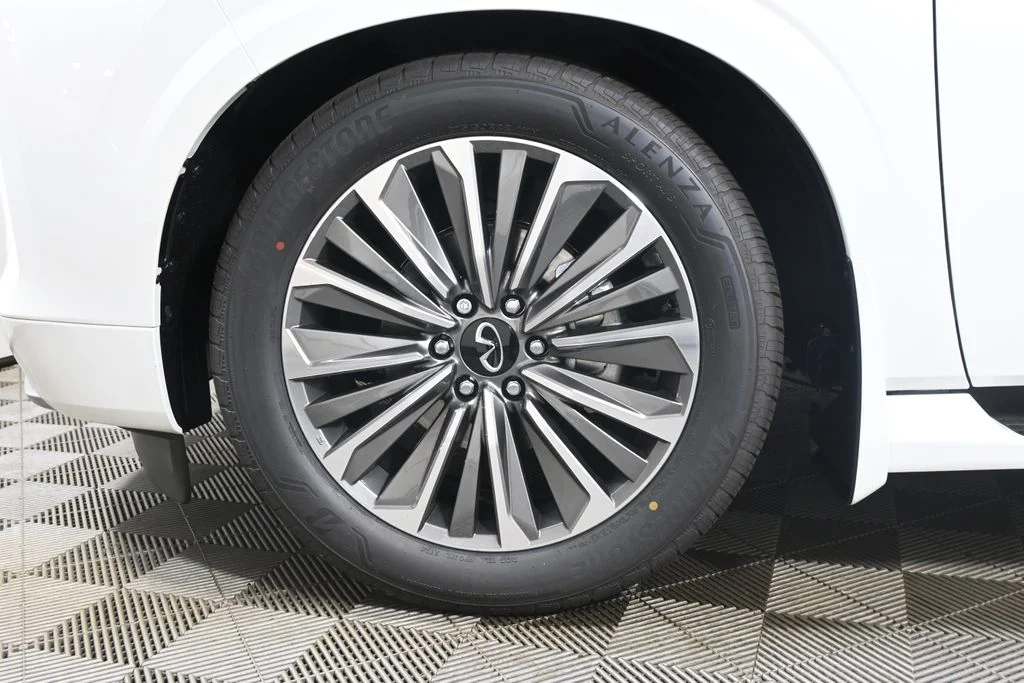 New 2027 White INFINITI LUXE image 12
