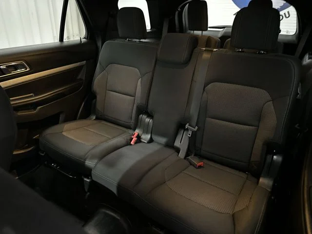 Used 2017 Black Ford XLT image 26