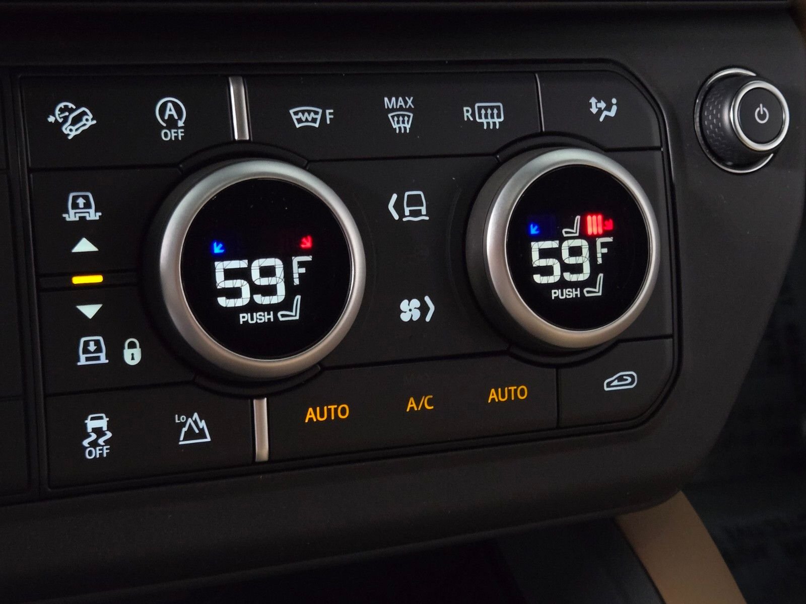 New 2026 Woolstone Green Land Rover X-Dynamic SE image 30