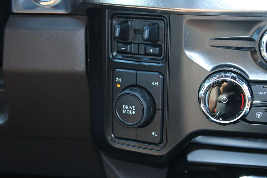 New 2026 Star White Metallic Tri-Coat Ford F-350® King Ranch® image 37