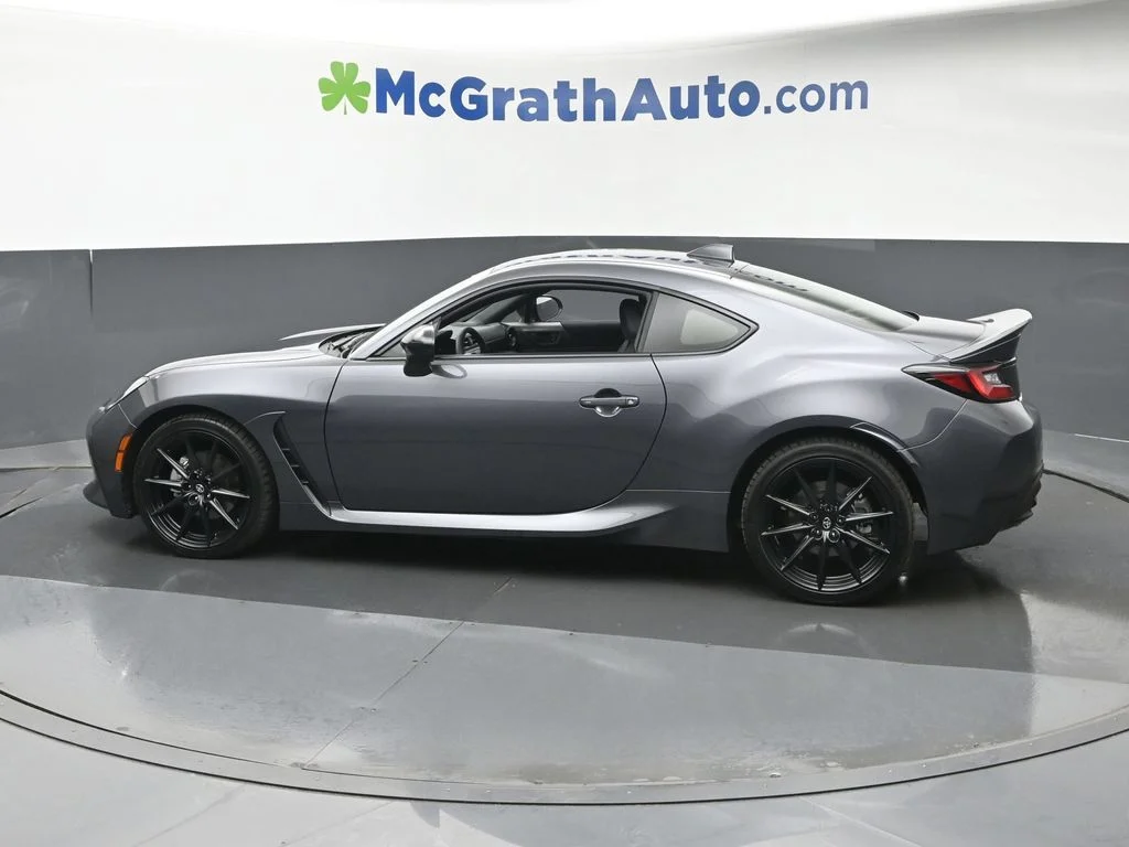 Used 2025  Toyota Premium image 20