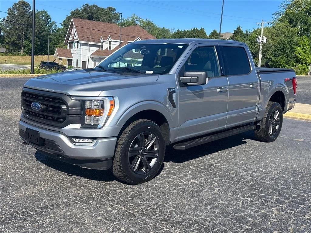 Used 2023 Silver Ford XLT image 3
