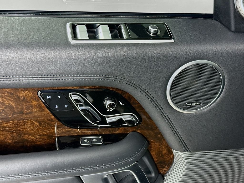 Used 2020 Black Land Rover HSE image 19