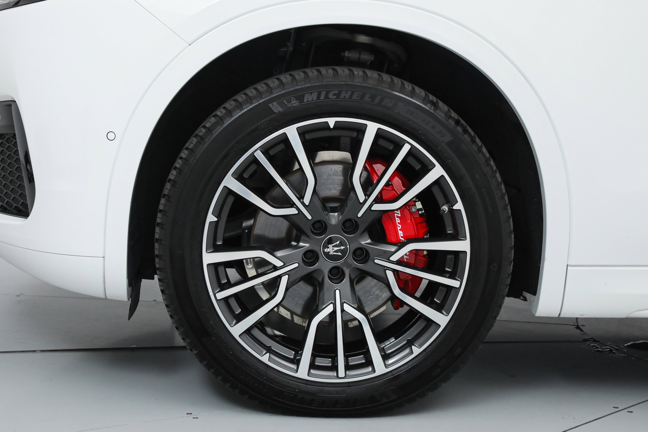 New 2025 White Maserati  image 25