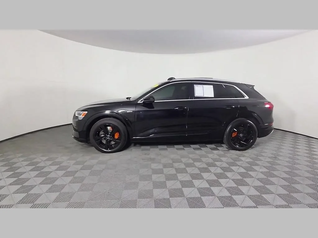 Used 2022 Brilliant Black Audi Premium image 46
