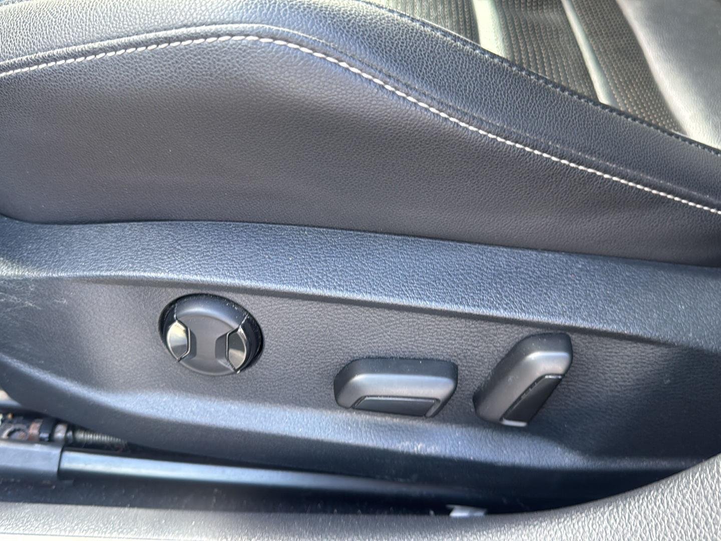 Used 2019 Indium Gray Metallic Volkswagen 4Motion image 7