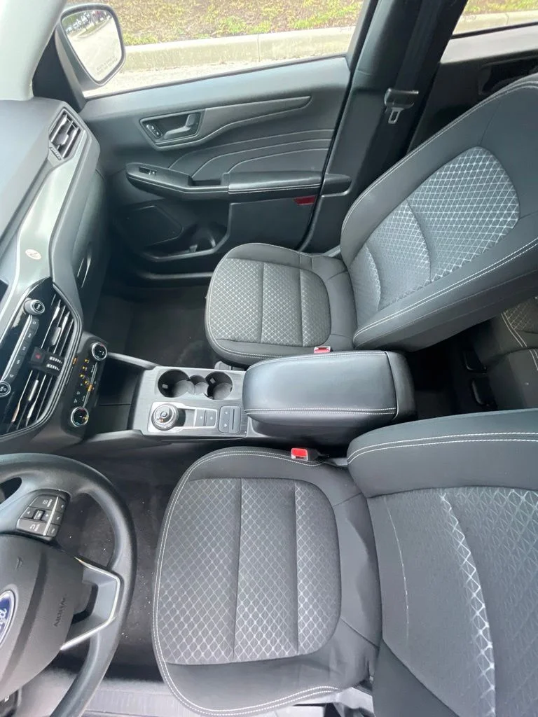 Certified Used 2025 Oxford White Ford Active image 10