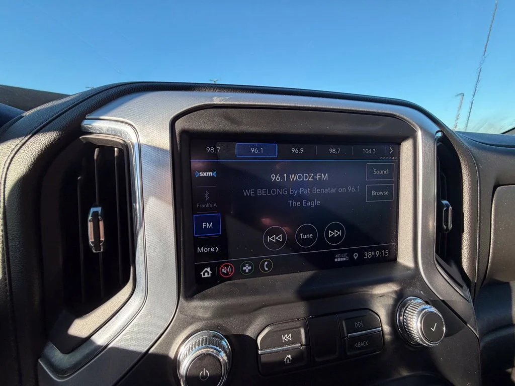 Used 2021 SUMMIT WHITE GMC Elevation image 20