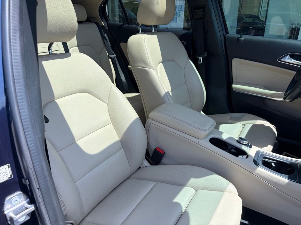 Used 2018 Lunar Blue Metallic Mercedes-Benz GLA 250 image 27