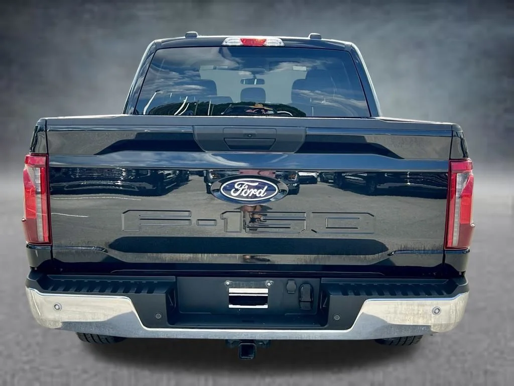Used 2025 Black Ford XLT image 7