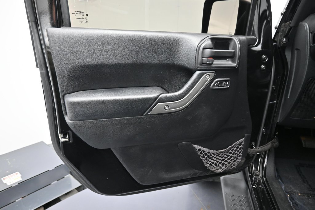 Used 2014 Black Clearcoat Jeep Unlimited Sport image 9