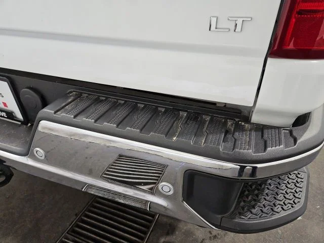 Used 2025 Summit White Chevrolet LT image 20