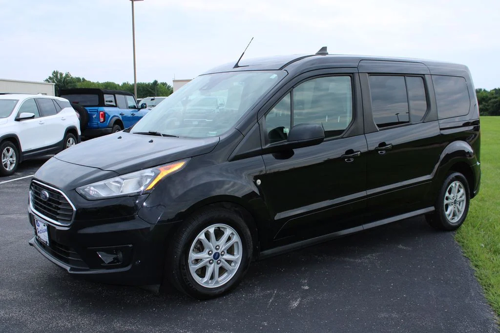Used 2022 Black Metallic Ford XLT image 3