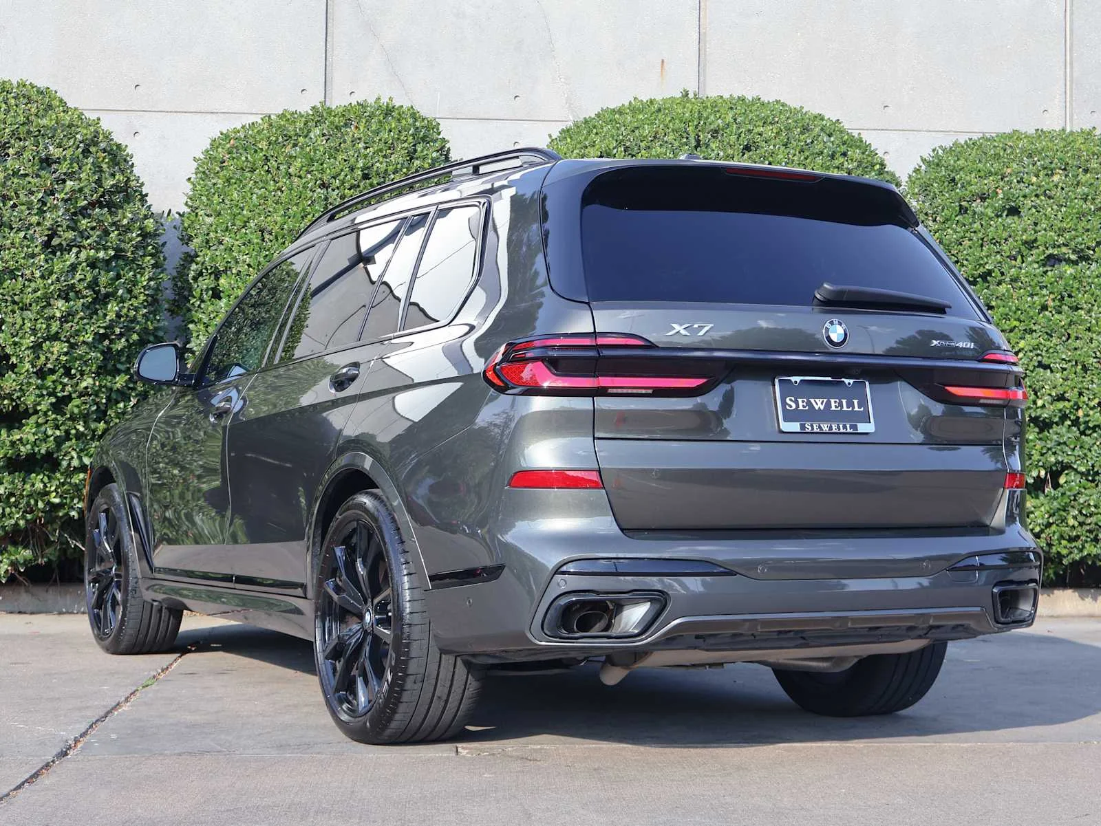 Used 2026 Manhattan Green Metallic BMW xDrive40i image 8