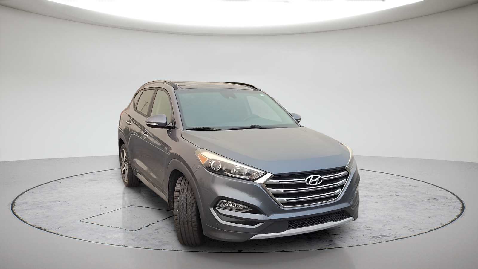 Used 2017 Coliseum Grey Hyundai Limited image 3
