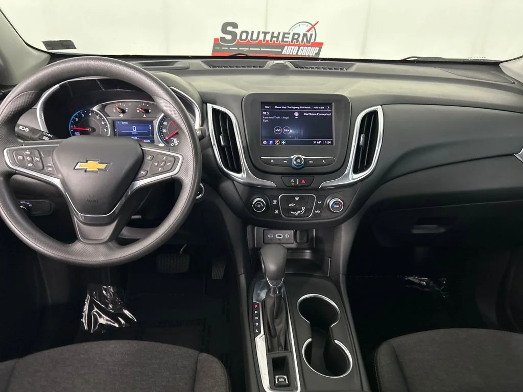 Used 2022 Silver Ice Metallic Chevrolet LT image 19