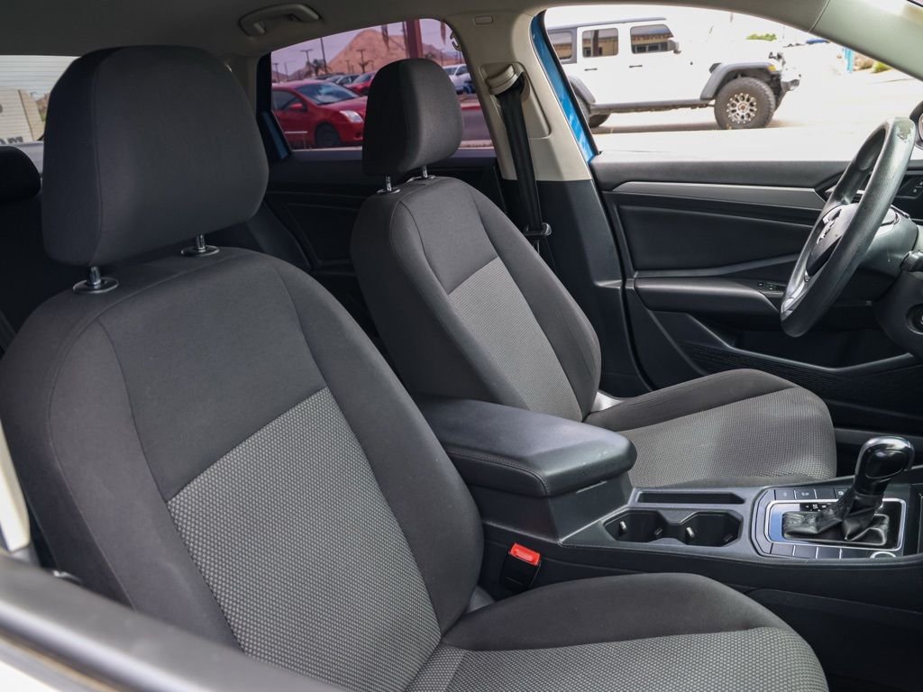 Used 2019  Volkswagen 1.4T SE image 19