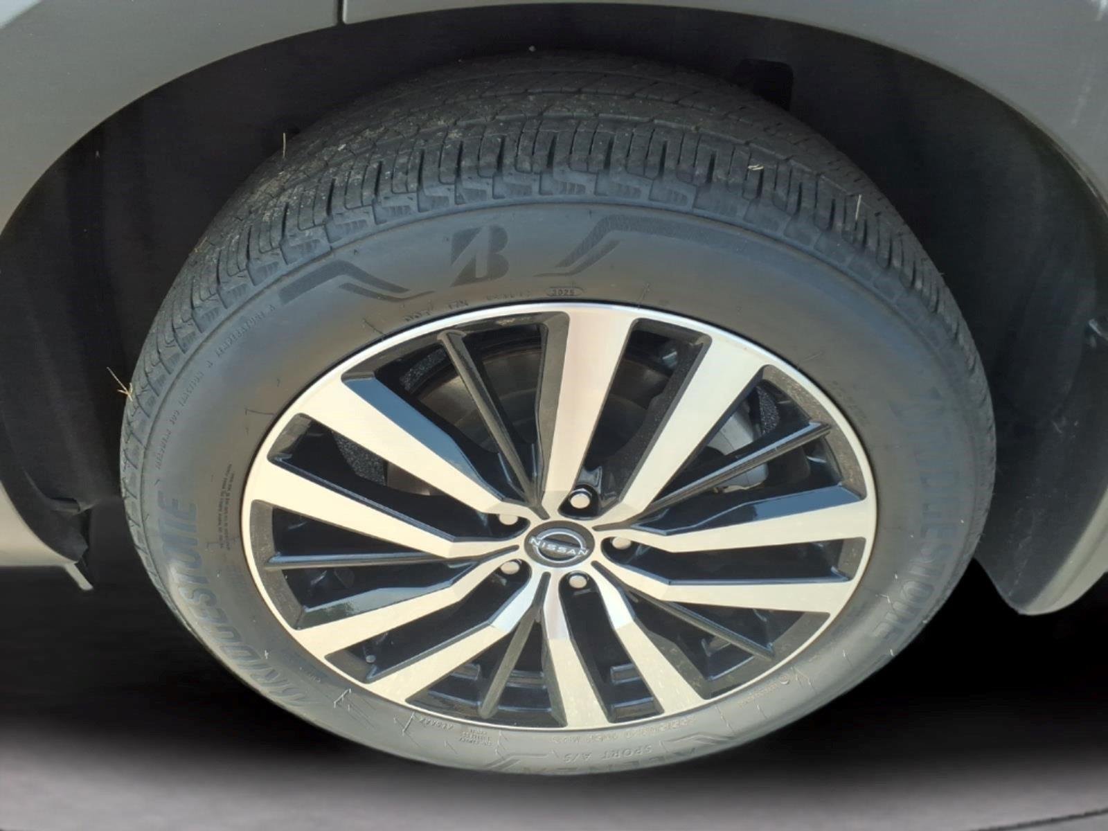 Used 2025 Scarlet Ember Tintcoat Nissan Platinum image 7