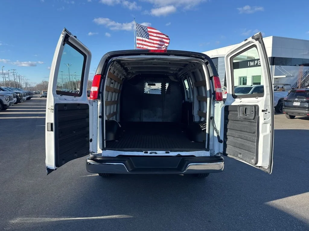 Used 2022 Summit White GMC Work Van image 22