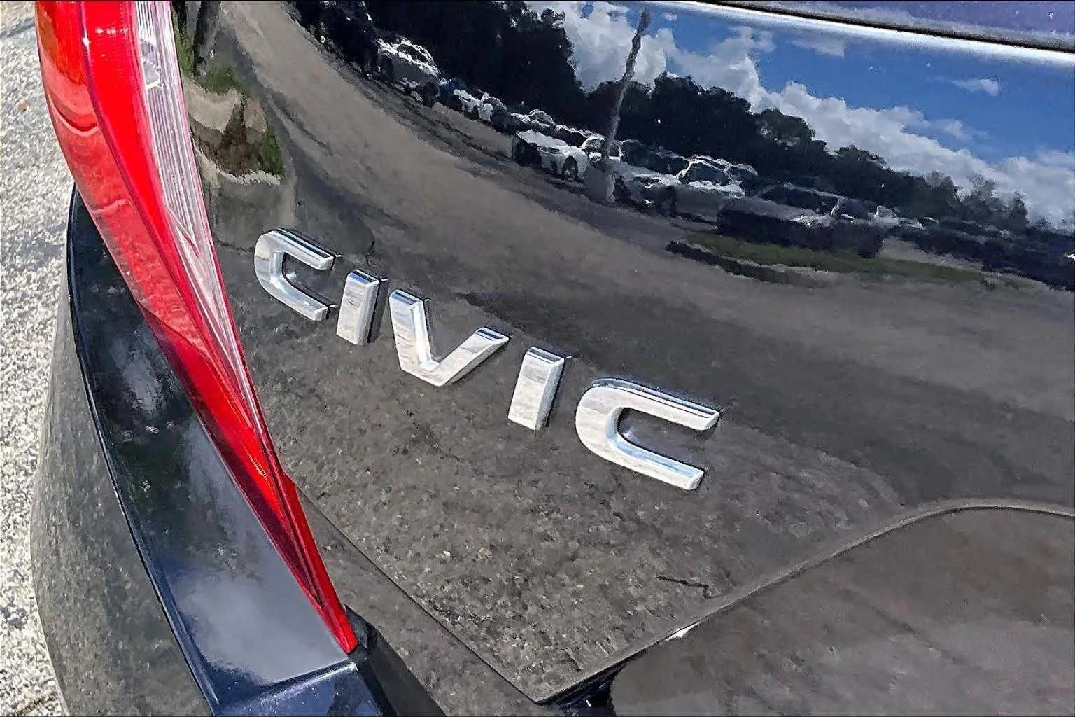 Used 2018 Crystal Black Pearl Honda LX image 10