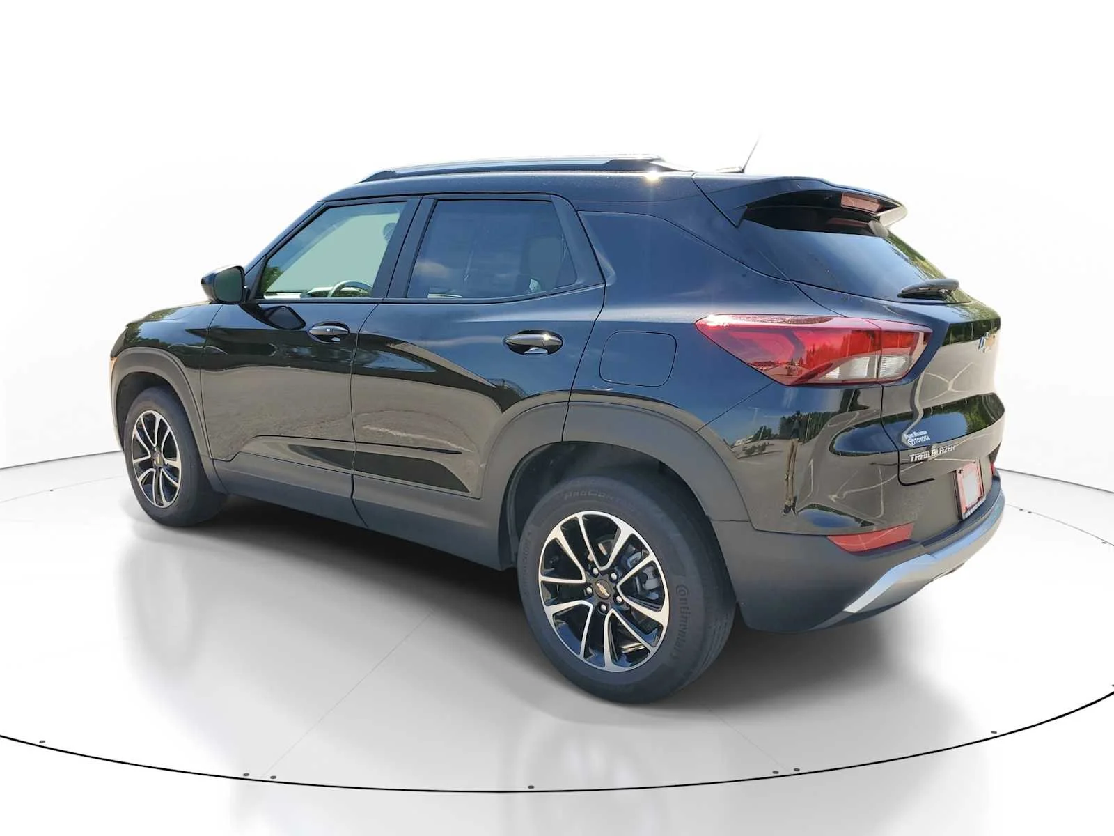 Used 2025 Mosaic Black Metallic Chevrolet LT image 4