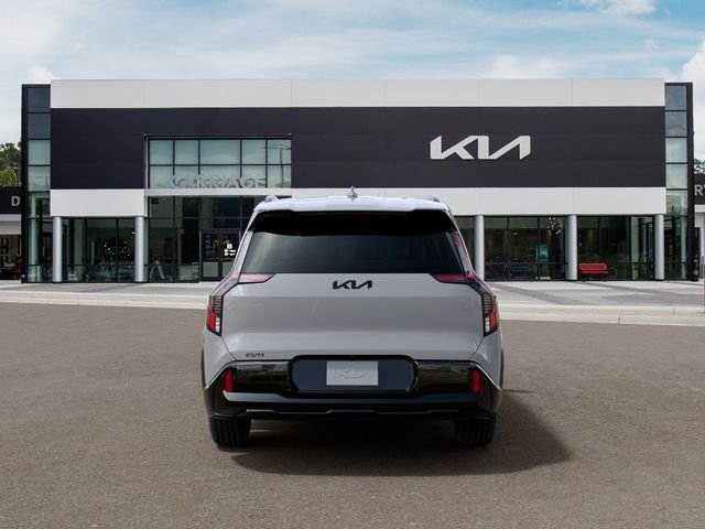 New 2026 Wolf Gray Kia Land AWD image 5