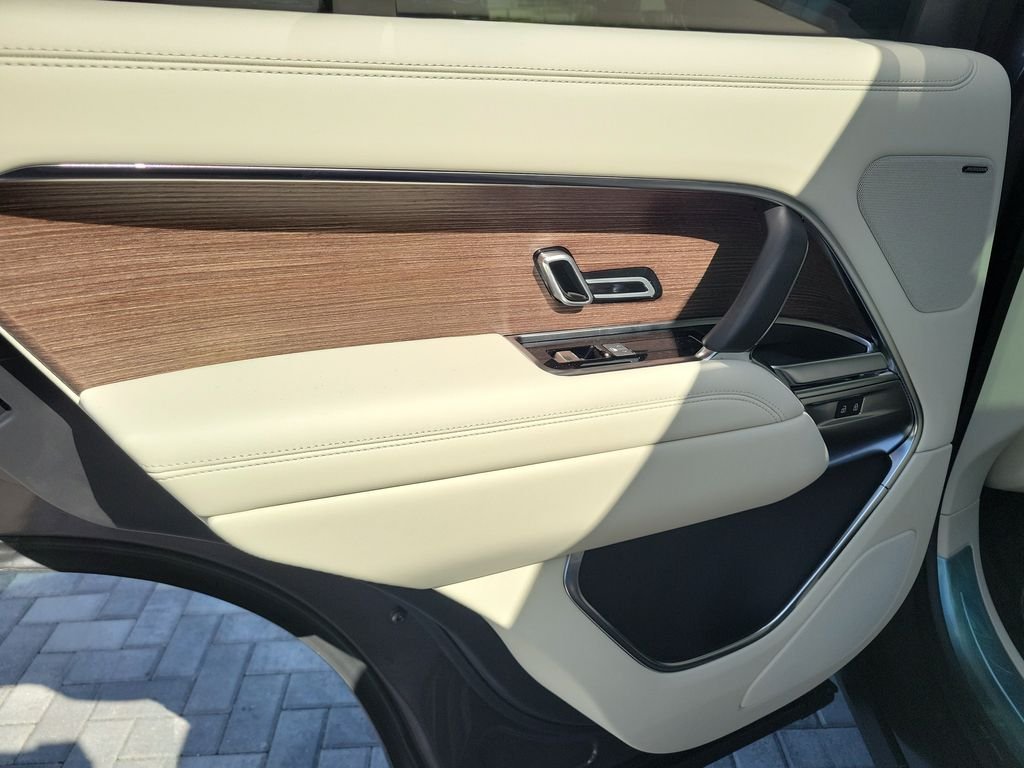 New 2026 Charente Grey LAND ROVER SE image 22