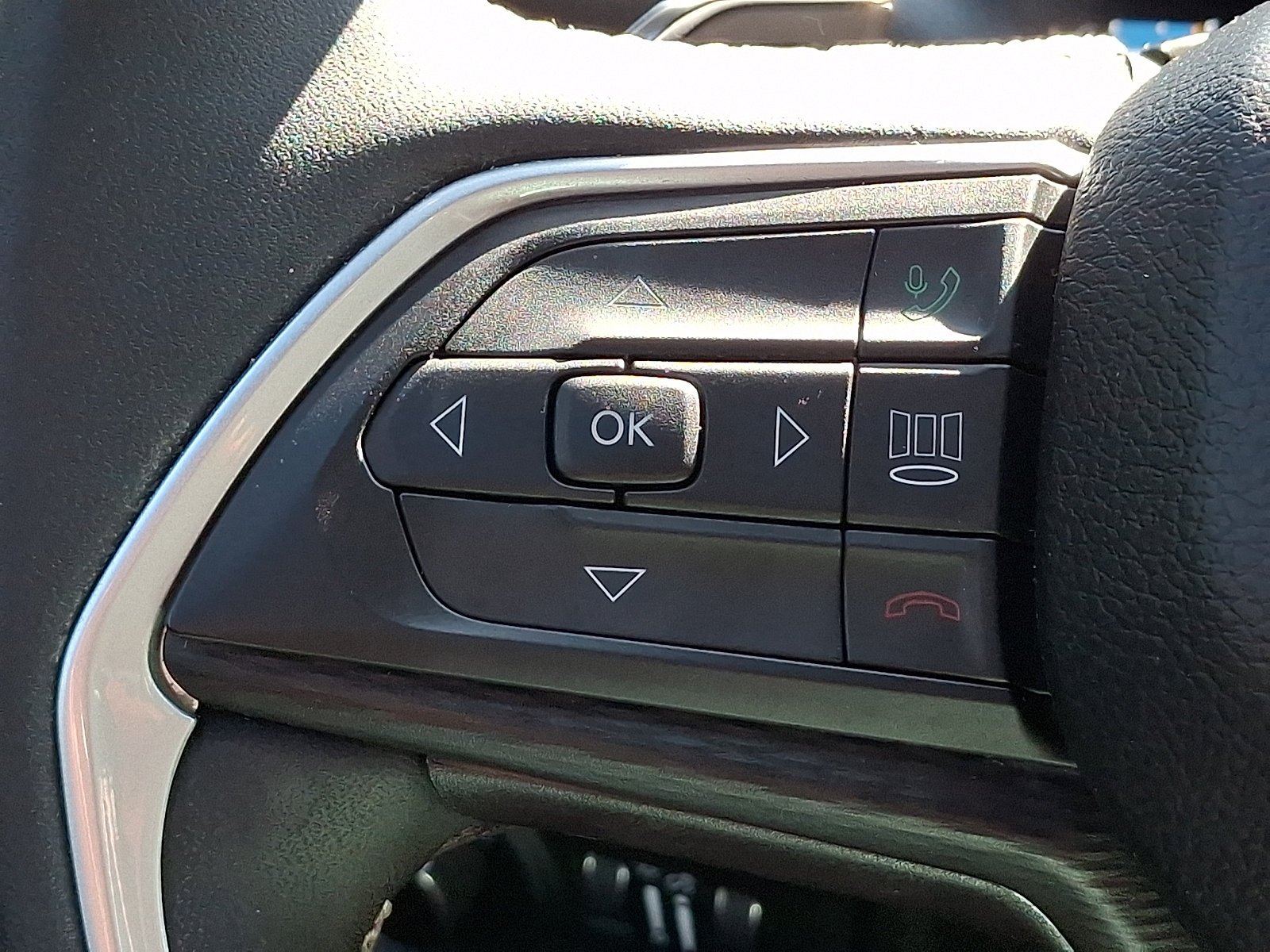 Used 2023 Bright White Clearcoat Jeep Altitude image 21