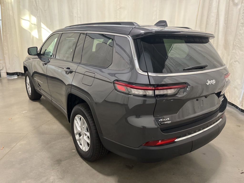 Used 2025 Baltic Gray Metallic Clearcoat Jeep Laredo X image 21