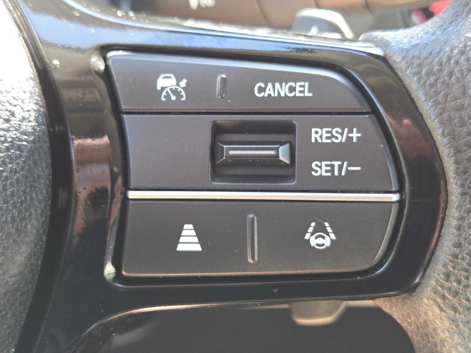 Certified Used 2023 Modern Steel Metallic Honda LX image 9