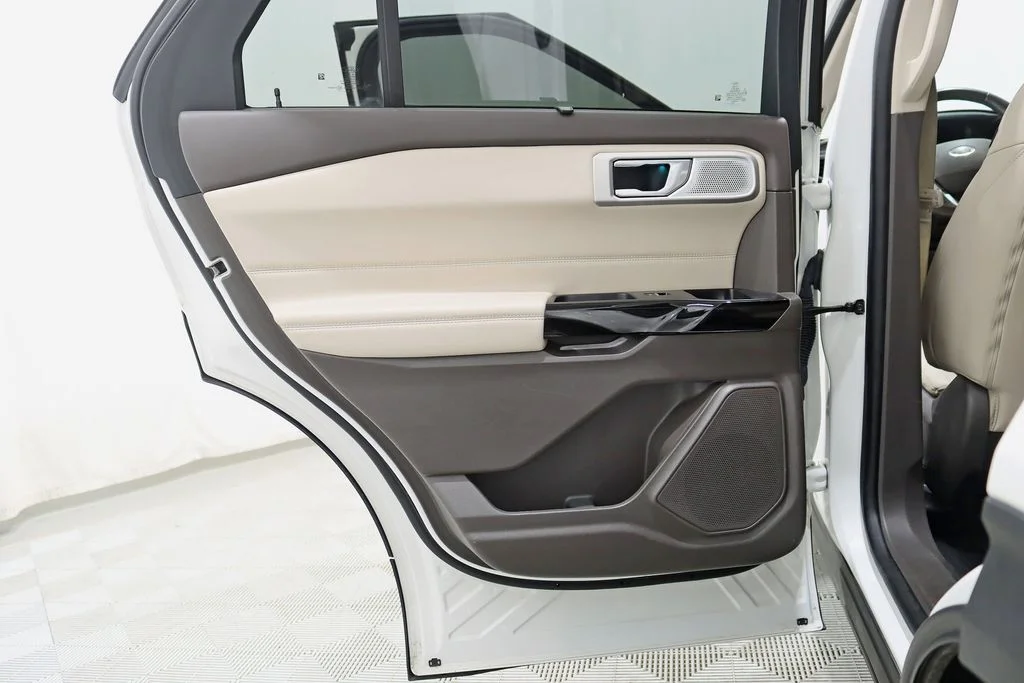 Used 2022 White Ford Platinum image 35
