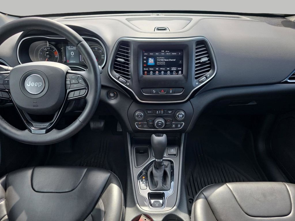 Used 2021 Gray Jeep Latitude Plus image 13