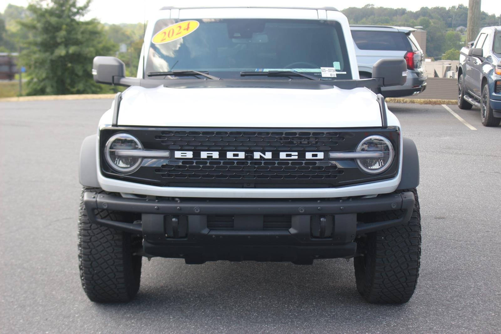 2024 Ford Bronco Wildtrak photo 2