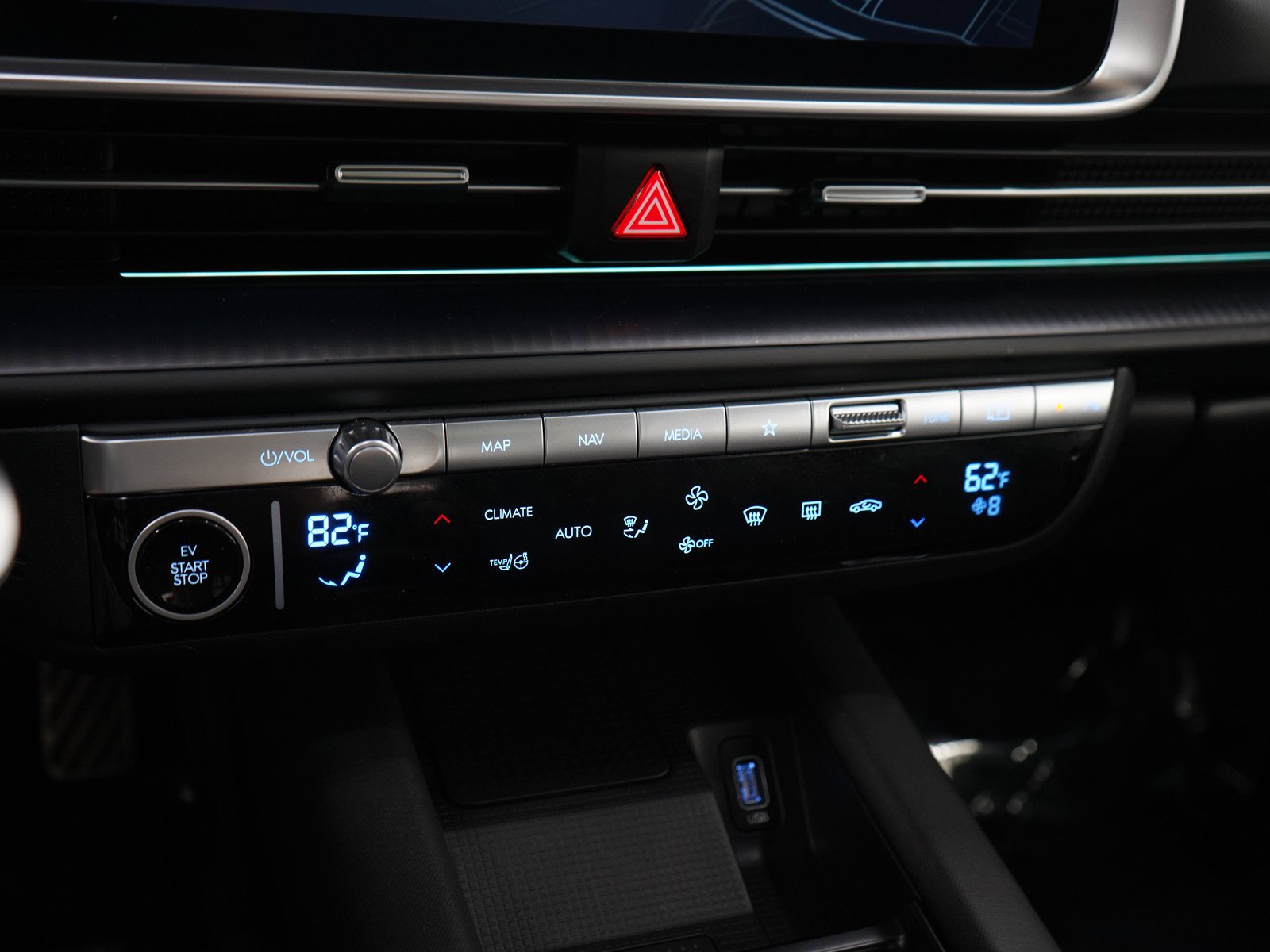 Certified Used 2023 Digital Green Hyundai Limited AWD image 21
