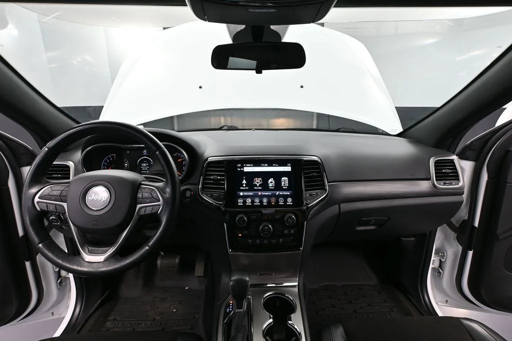 Used 2021 White Jeep Laredo X image 28
