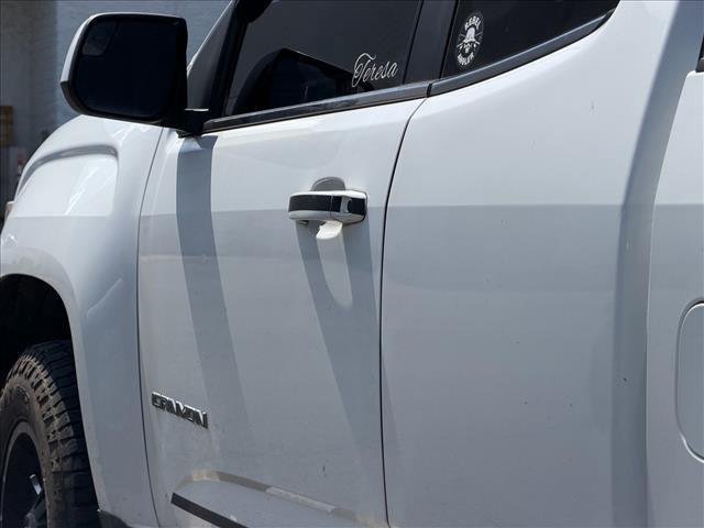 Used 2016 Summit White GMC 4WD SLE image 15