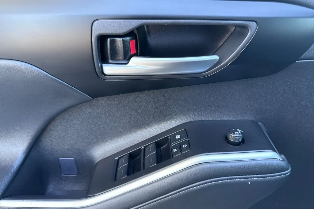 2025 Toyota Highlander XSE - Photo 15