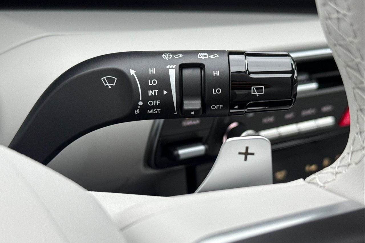 New 2027 Black Hyundai SEL 7P image 33