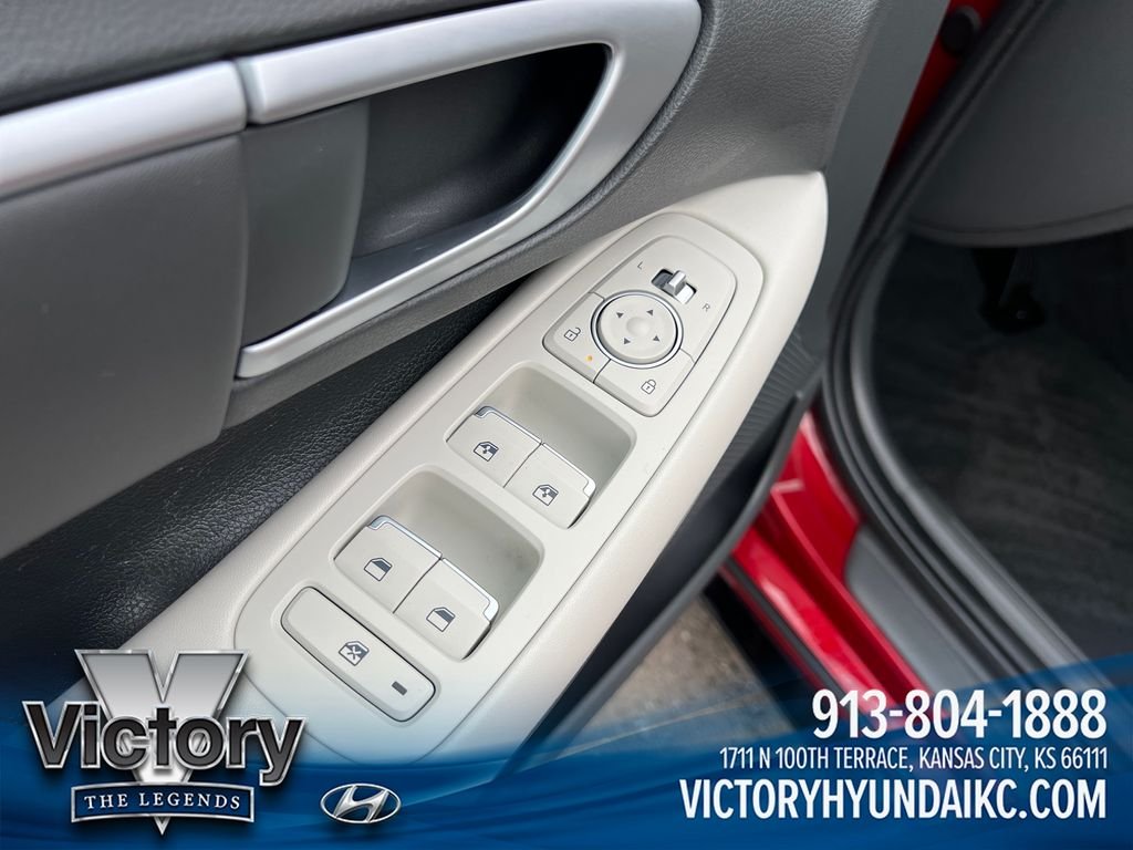 Used 2024 Red Hyundai SEL image 11