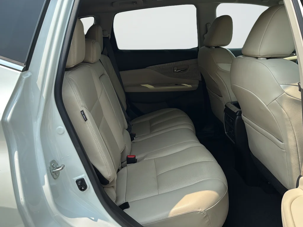 Used 2021 White Nissan SL image 22