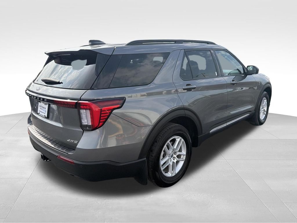 Used 2025 Gray Ford Active image 7