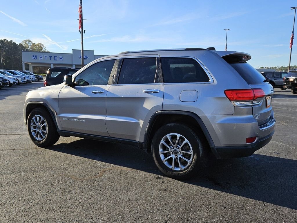 Used 2016 Silver Jeep Limited image 9