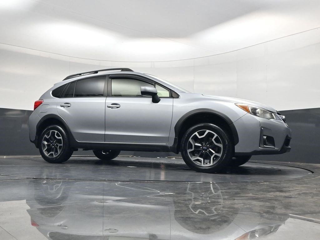 Used 2017 Ice Silver Metallic Subaru Premium image 25