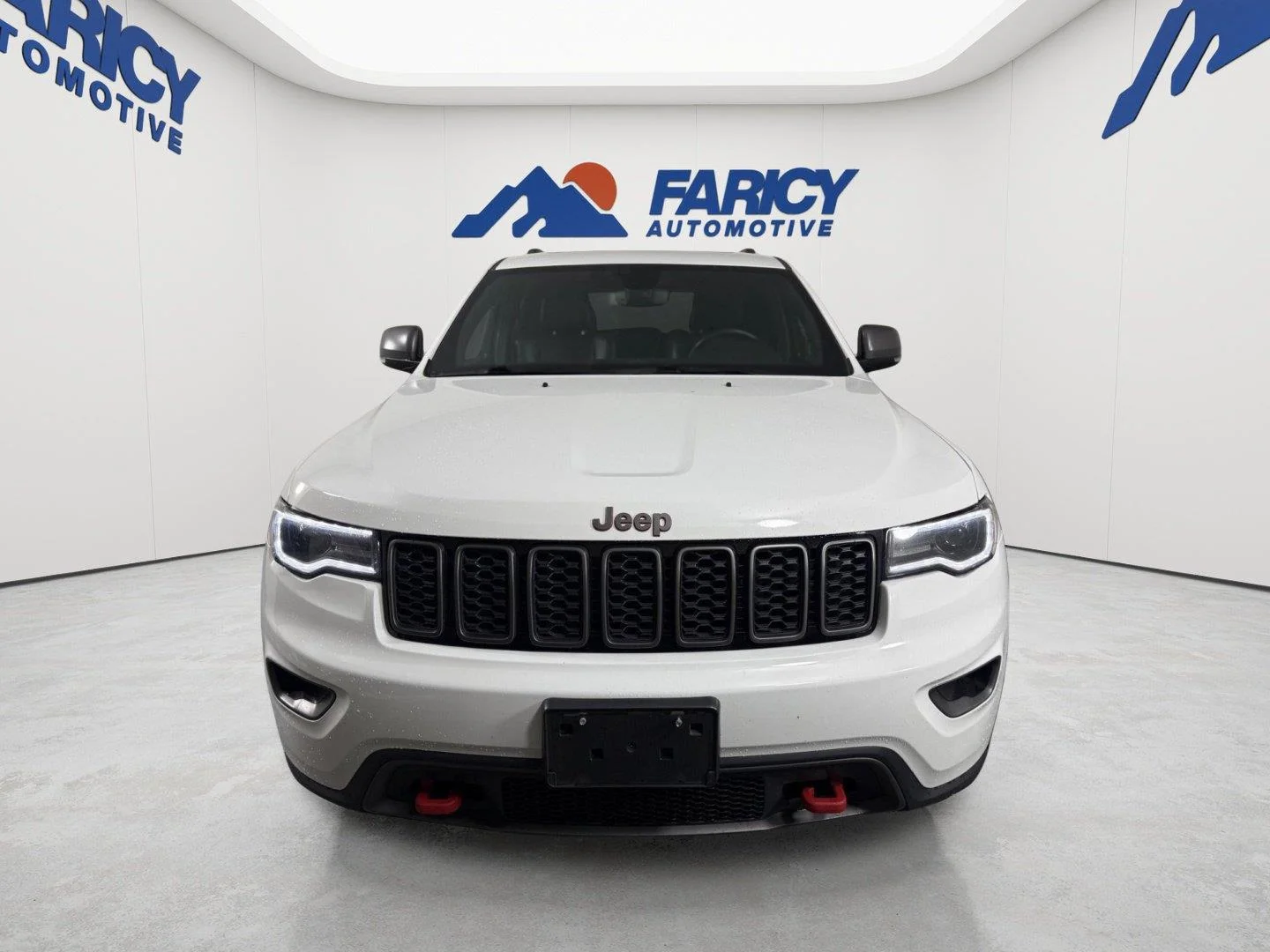 Used 2019 Bright White Clearcoat Jeep Trailhawk image 2