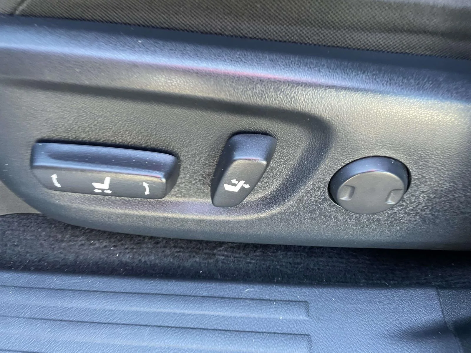Used 2023  Toyota SR5 image 16