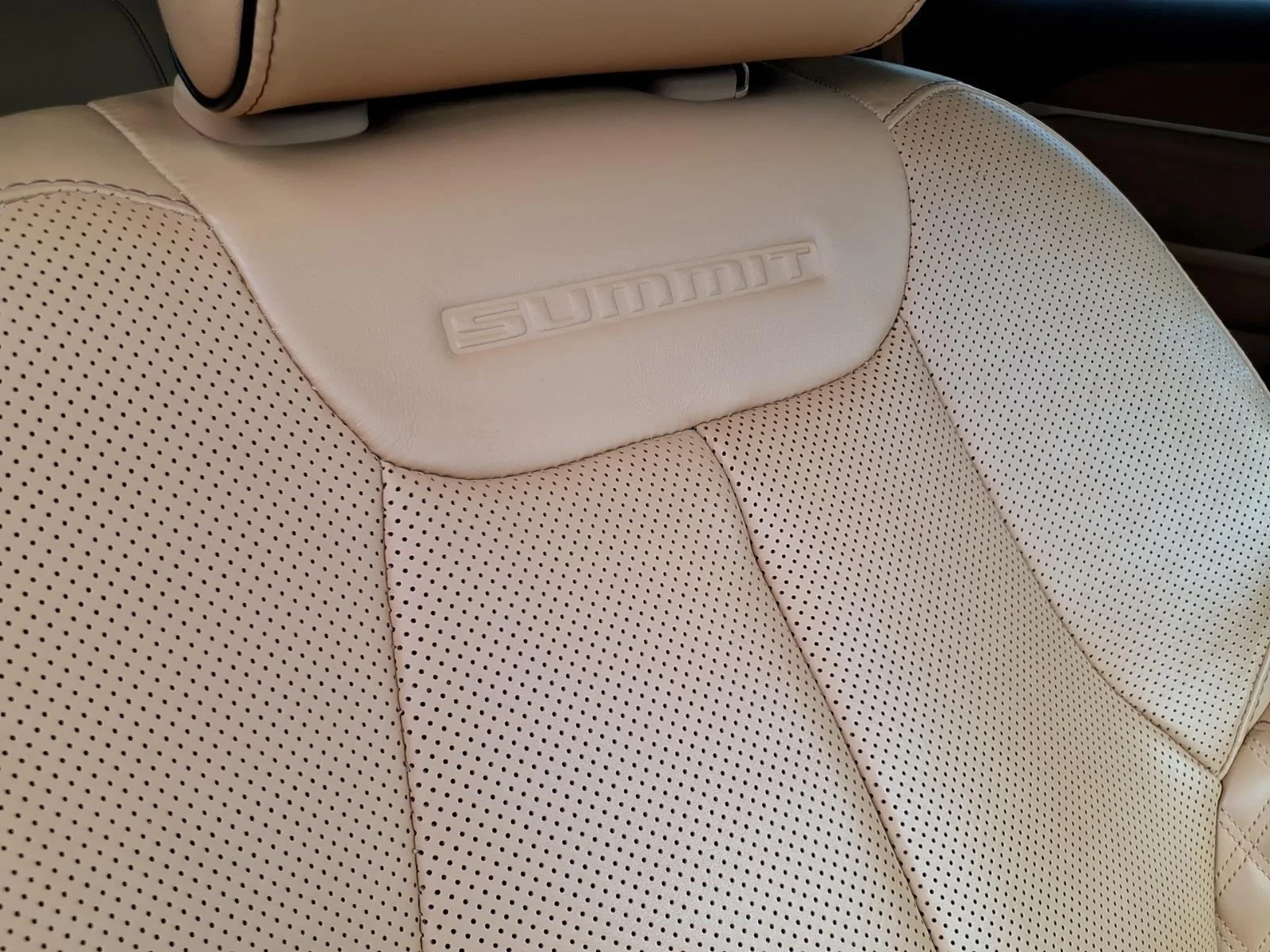 Used 2022 Bright White Clearcoat Jeep Summit Reserve image 25