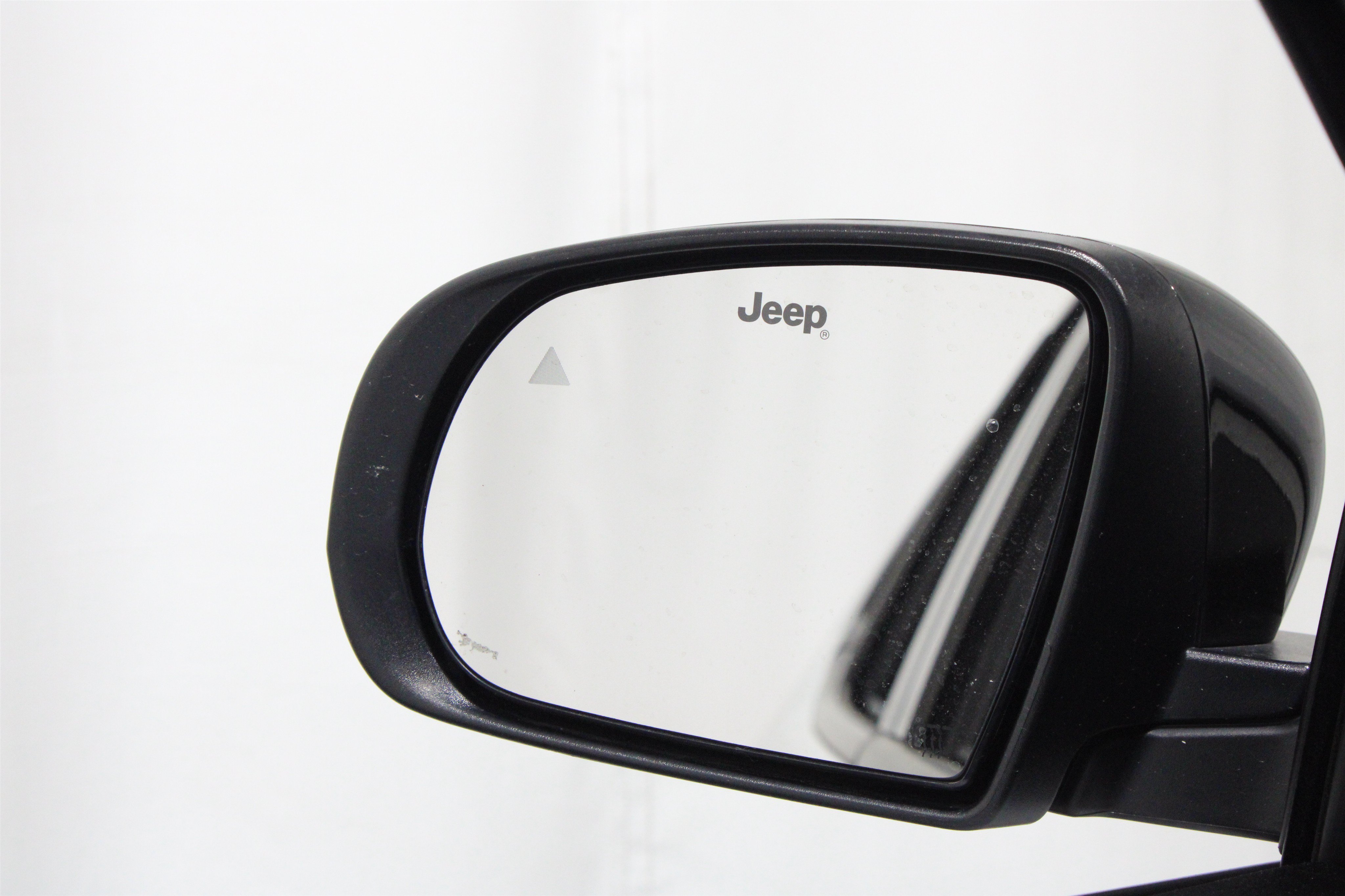 Used 2022 Bright White Clearcoat Jeep Latitude Lux 4x4 image 18