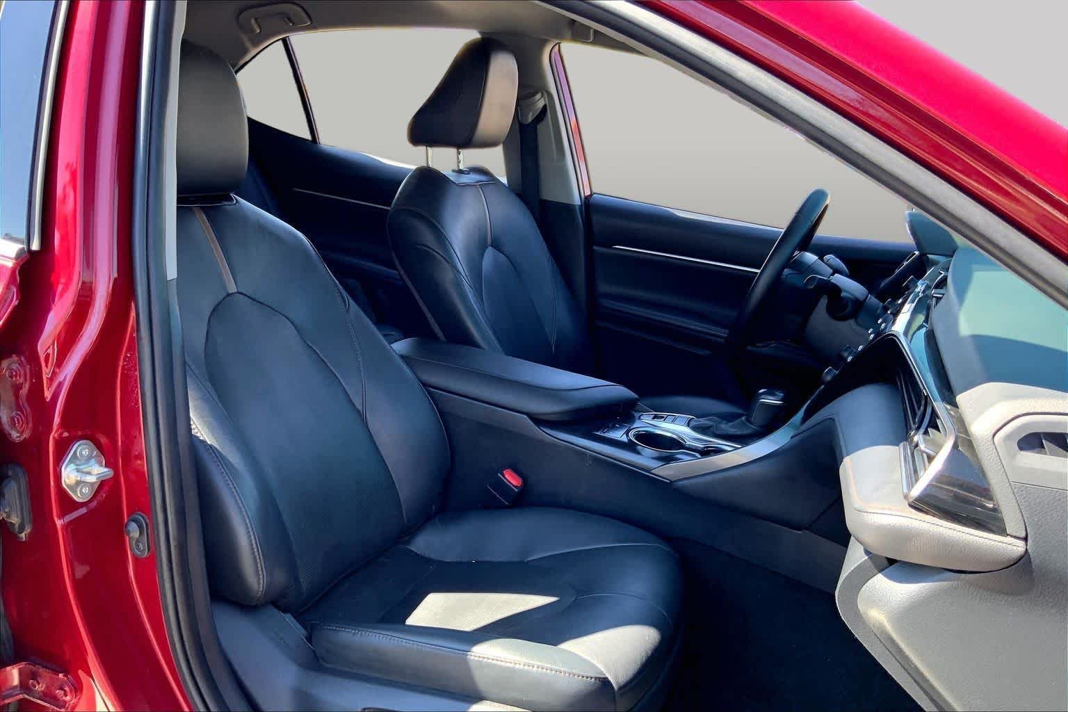 Used 2020 Ruby Flare Pearl Toyota Hybrid XLE image 8